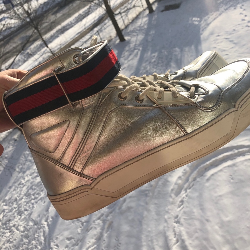 Vintage size 11 slightly worn silver Gucci shoes